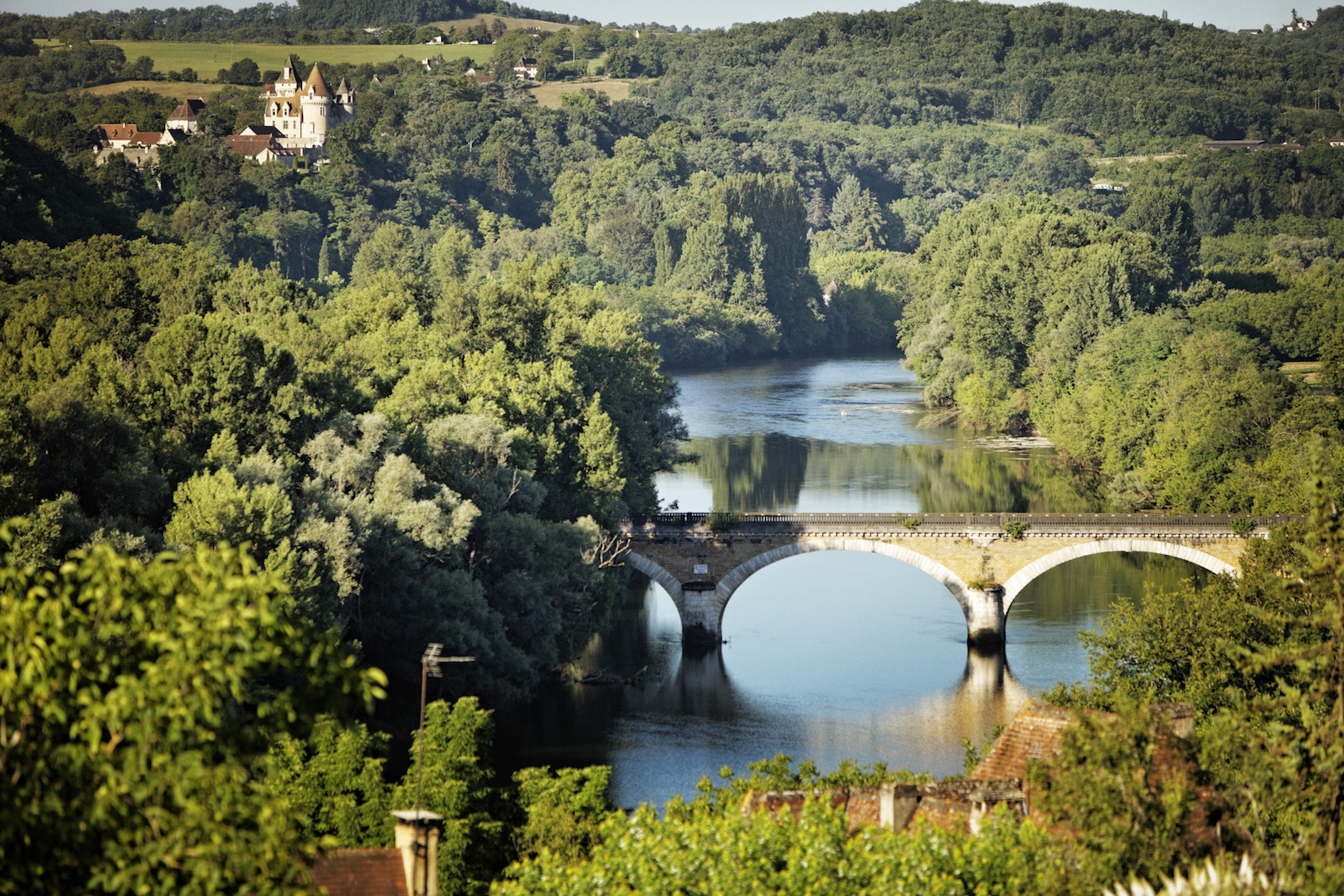 https://espace-ptl.ancv.com/appli/butterfly/data/medias_PA/PHOTOS/688881001001/688881001001SWeBbWQNdS-les-hauts-de-saint-vincent-chambres-dhotes-de-charme-en-dordogne.jpg