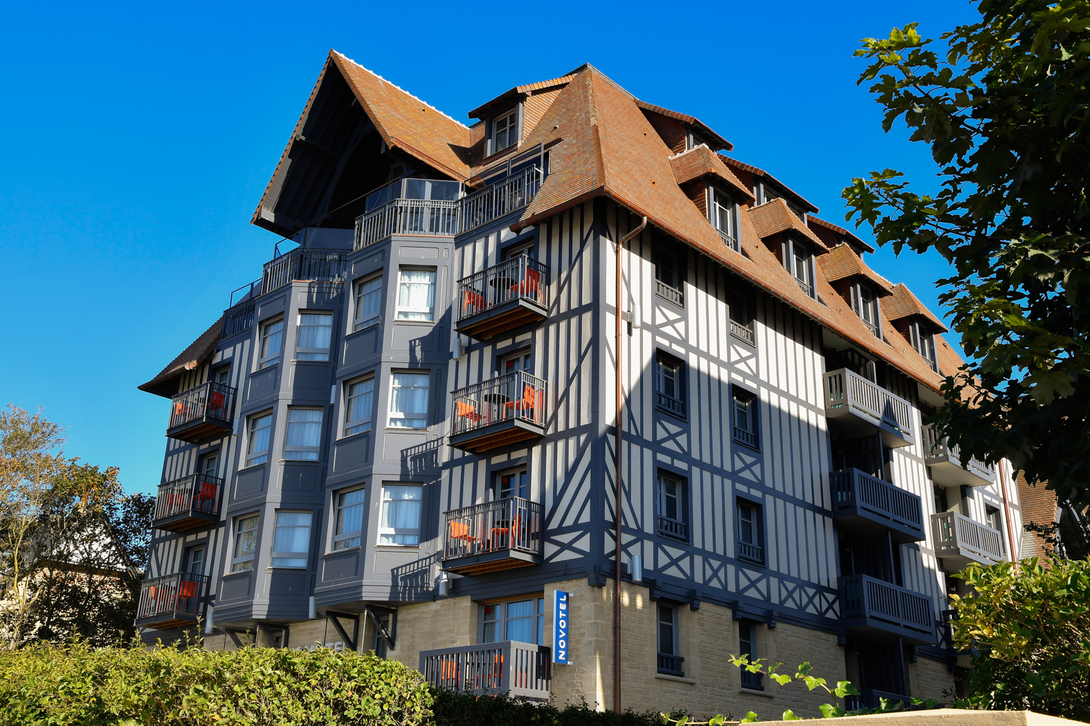 https://espace-ptl.ancv.com/appli/butterfly/data/medias_PA/PHOTOS/746556001001/746556001001H0kOELmuQG-novotel-deauville-exterieur-photoMD-8119.jpg