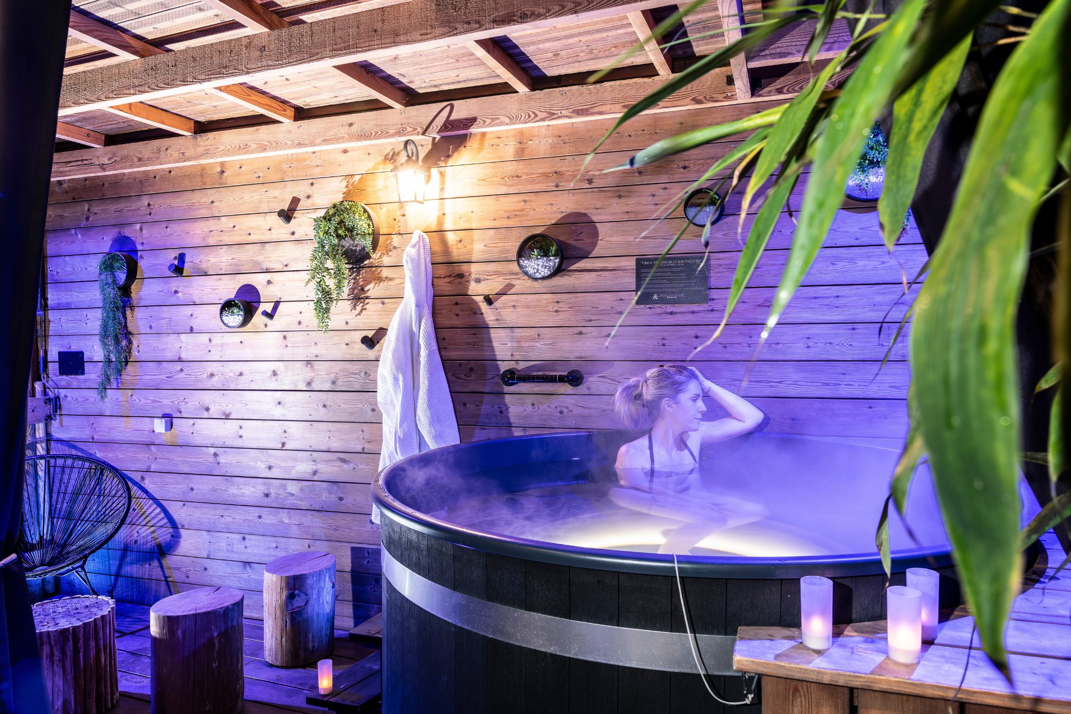 https://espace-ptl.ancv.com/appli/butterfly/data/medias_PA/PHOTOS/765777001001/765777001001N5ZQnhnP02-bain-nordique-weekend-cooconing-nuit-gite-spa-hautes-vosges.jpg