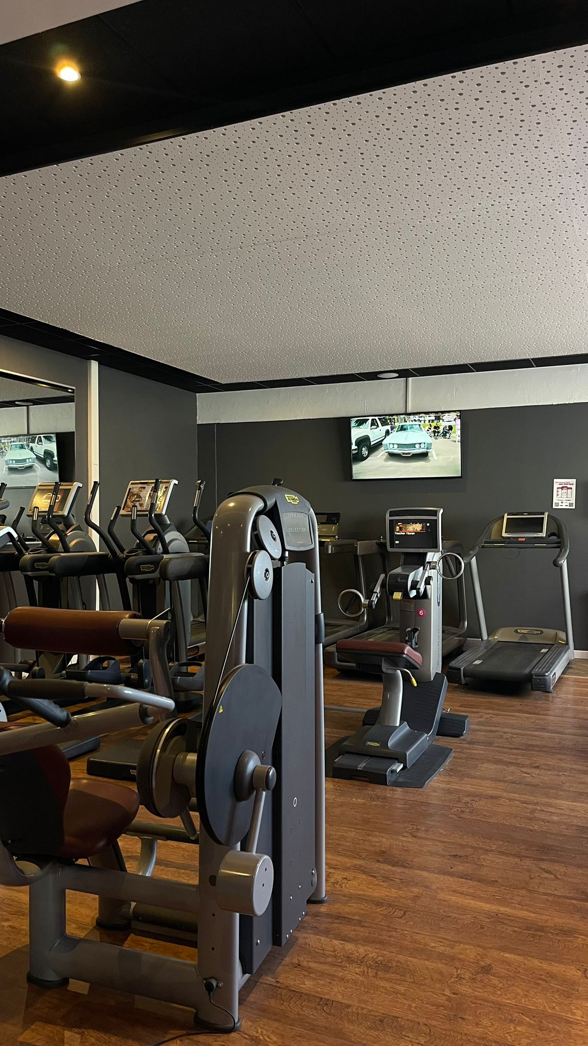 https://espace-ptl.ancv.com/appli/butterfly/data/medias_PA/PHOTOS/824039001001/824039001001RCII7ti3g4-Run-up-salle-musculation.jpg