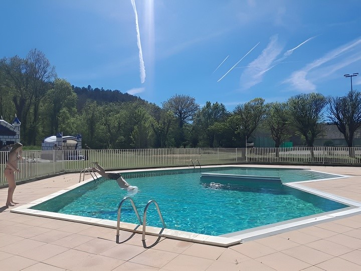 https://espace-ptl.ancv.com/appli/butterfly/data/medias_PA/PHOTOS/852493001001/852493001001IB6x6tjtO7-piscine.jpg