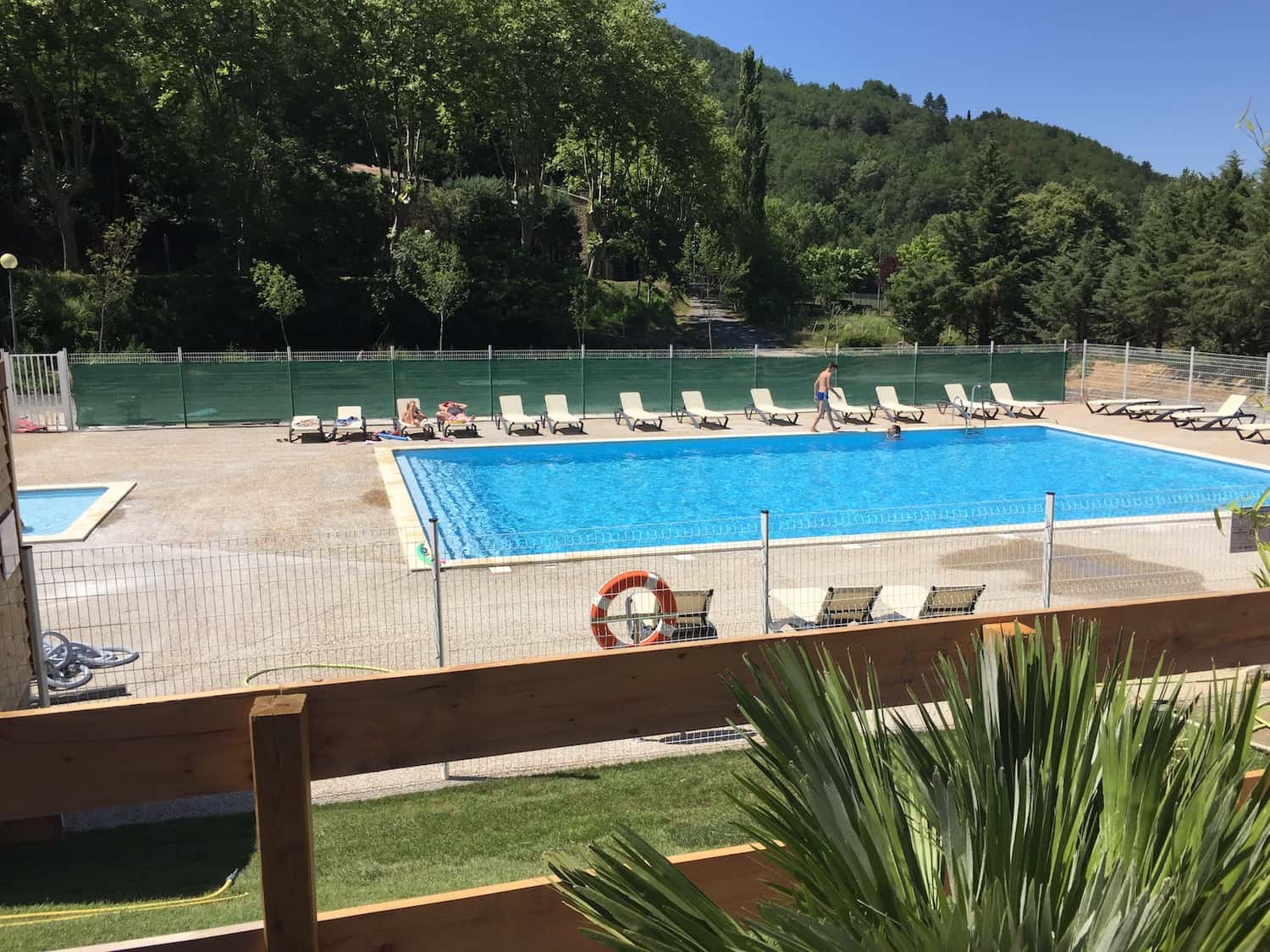 https://espace-ptl.ancv.com/appli/butterfly/data/medias_PA/PHOTOS/897568001001/897568001001lemIQmbJIA-camping-piscine-la-bernede.JPG